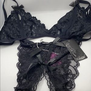 Crotchless panty and bra set